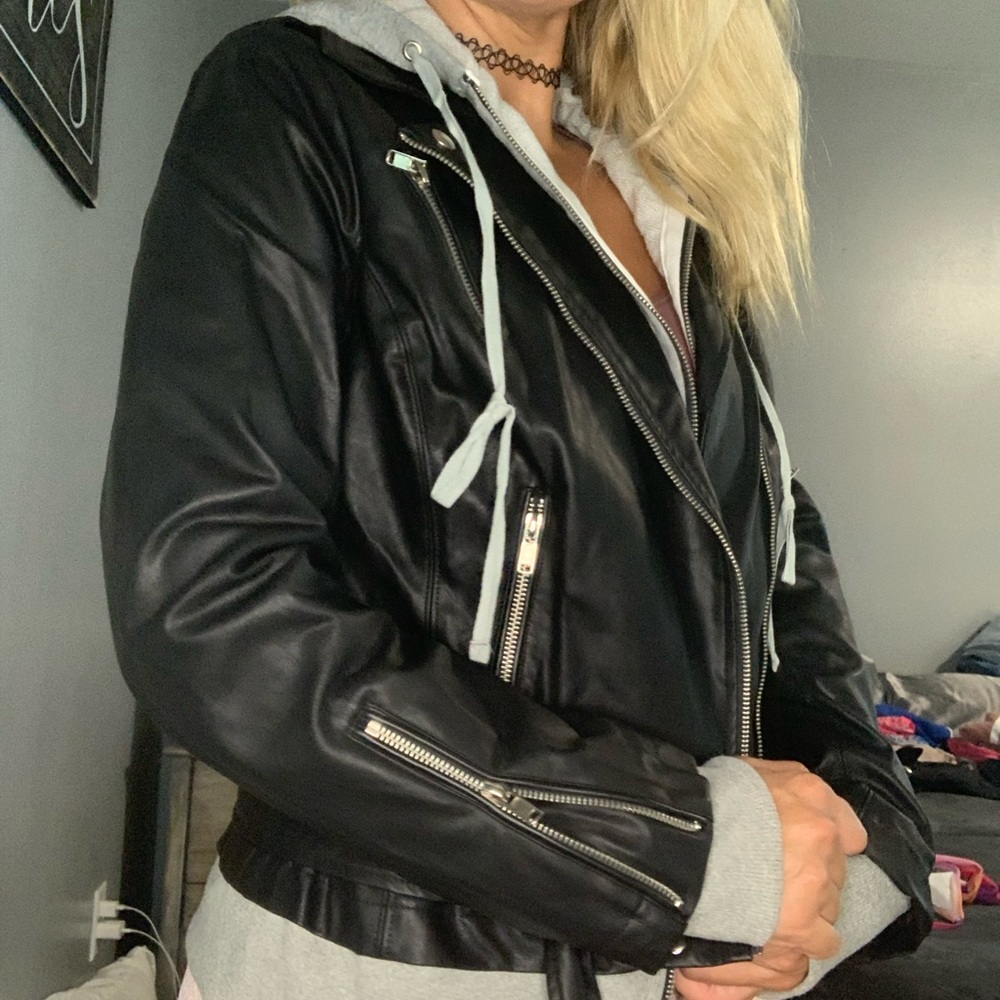 Black jacket - Picture 2 of 4